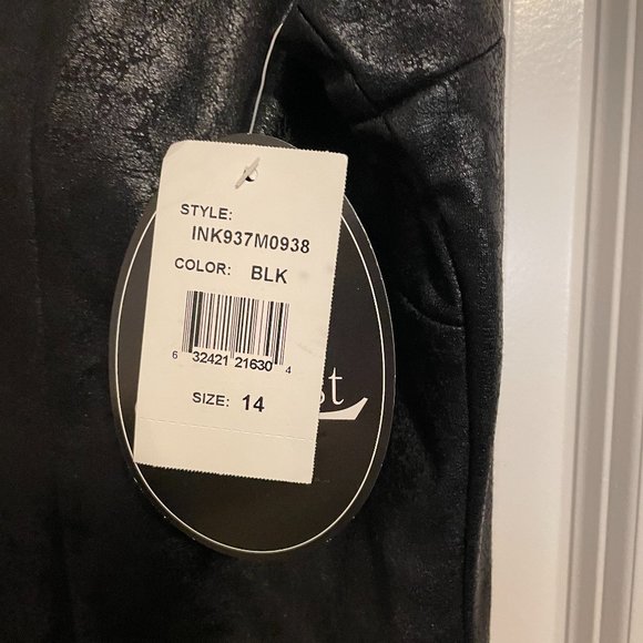 💕2 for $25💕

🌟BRAND NEW🌟 Black Faux Leather Sleeveless Dress - Picture 5 of 10